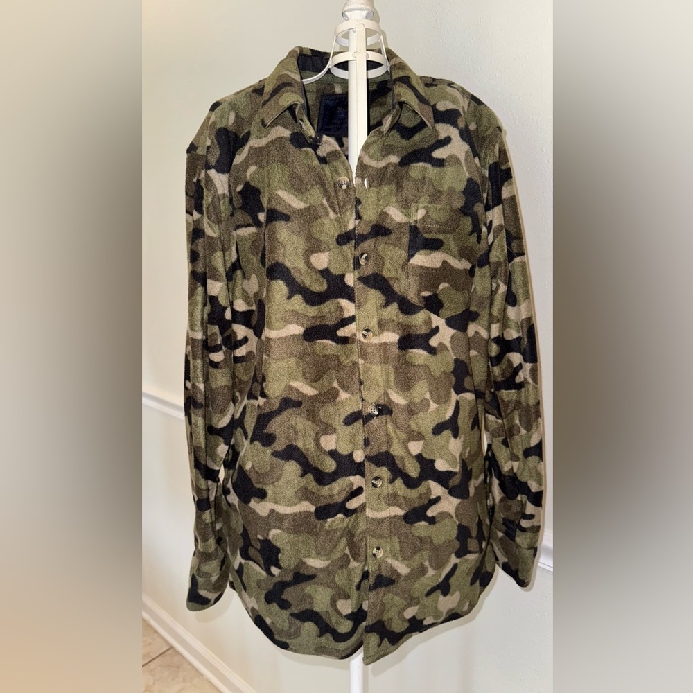 Nomad Camo Button-Up Fleece Shirt – Size L (Big Boy Label)
